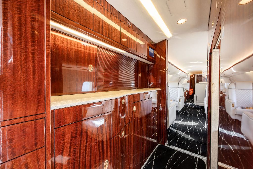 2003 Global Express SN: 9093 interior 2