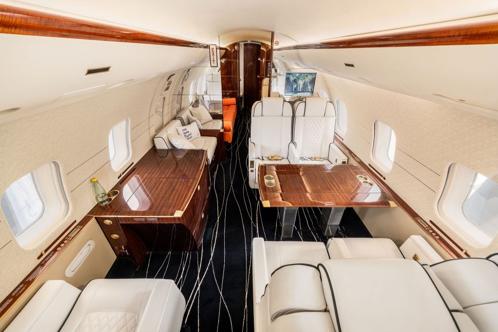 2003 Global Express SN: 9093 interior 4